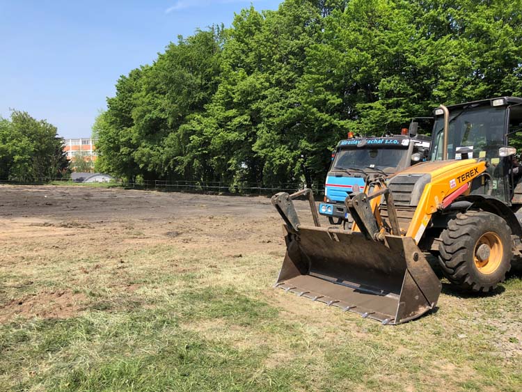 výstavba školního hřiště